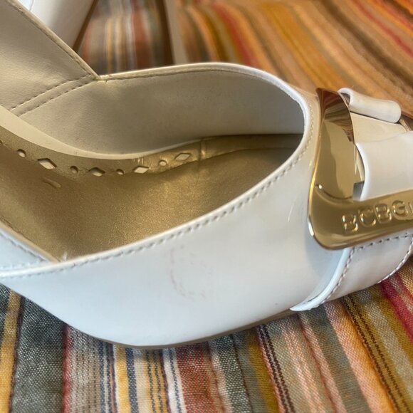 BCBGirls Womens size 7B/37 White leather Pumps - Picture 8 of 12